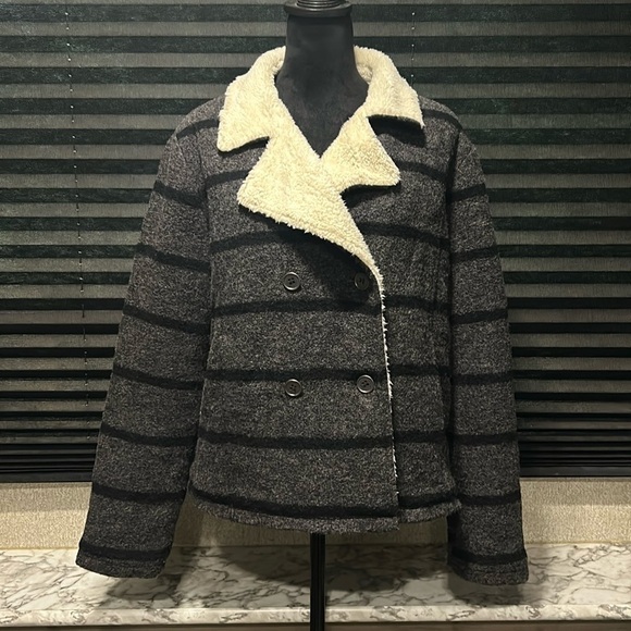 Amuse Society Women’s Grey Striped Wool Sherpa Lined Button Front Jacket Large - Picture 3 of 10